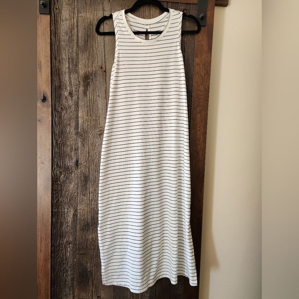 Old Navy active Breathe On Striped Tank Dress Maxi Dress, Stretch
